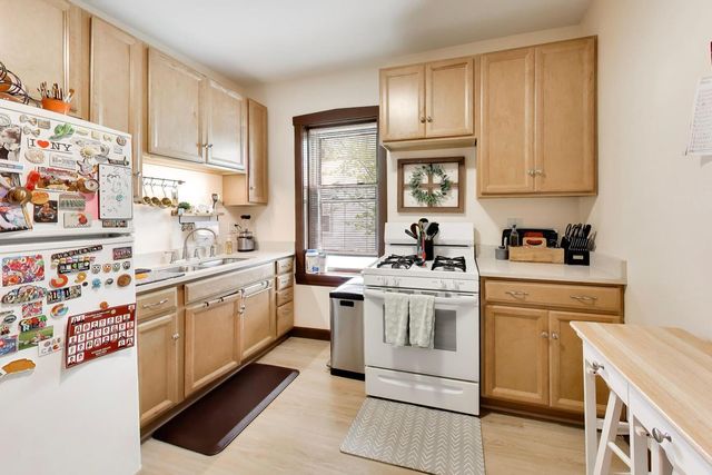 5333 W Foster Avenue, Chicago, IL 60630