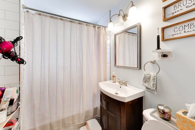 5333 W Foster Avenue, Chicago, IL 60630