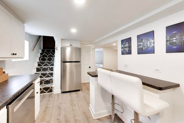 5333 W Foster Avenue, Chicago, IL 60630