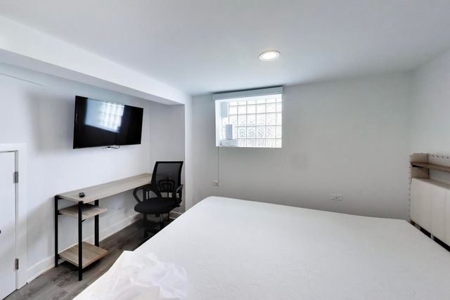 5333 W Foster Avenue, Chicago, IL 60630