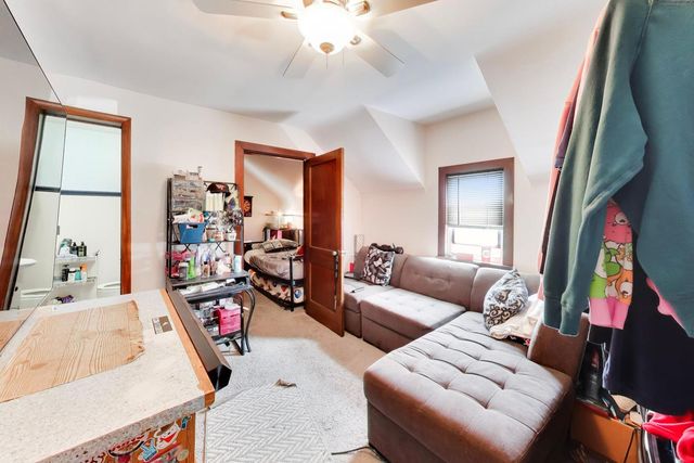 5333 W Foster Avenue, Chicago, IL 60630