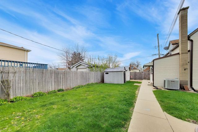 5333 W Foster Avenue, Chicago, IL 60630