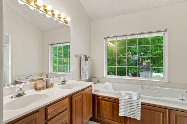 4912 MCKENNA CT, Columbia, MO 65203