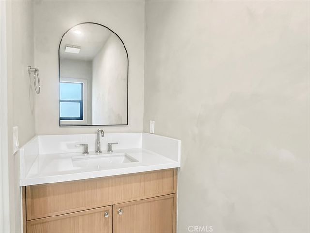 6053 Atoll Avenue, Valley Village, CA 91401