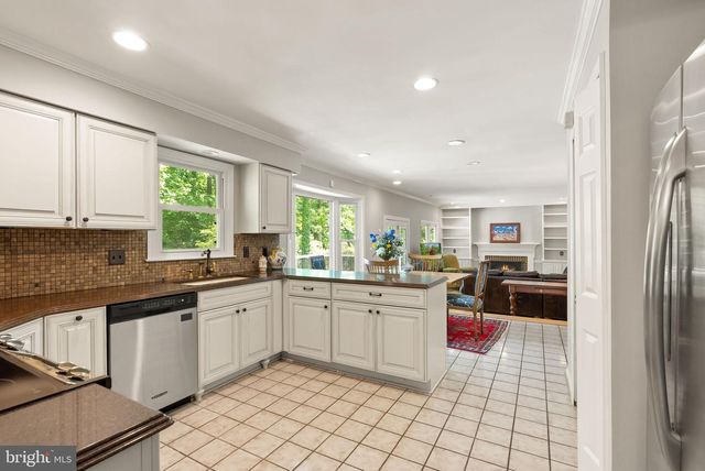 11582 SOUTHINGTON LN, Herndon, VA 20170