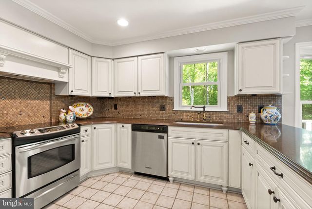 11582 SOUTHINGTON LN, Herndon, VA 20170