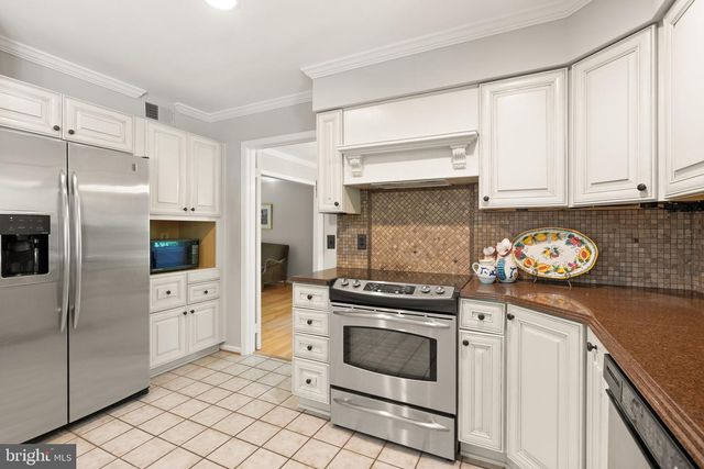11582 SOUTHINGTON LN, Herndon, VA 20170