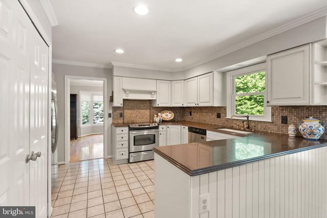 11582 SOUTHINGTON LN, Herndon, VA 20170