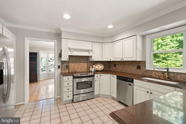 11582 SOUTHINGTON LN, Herndon, VA 20170