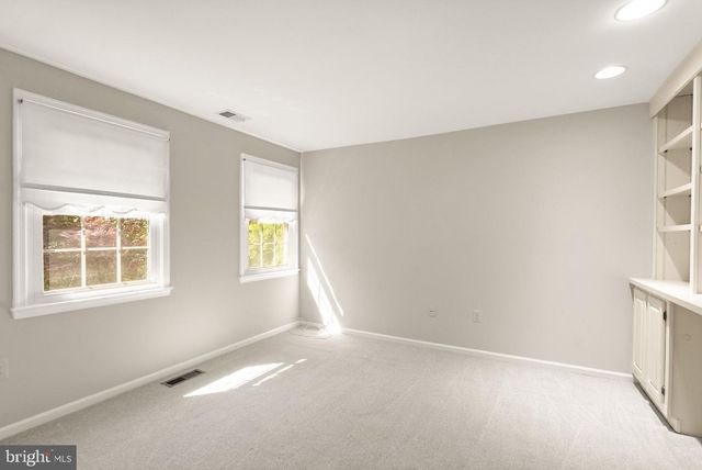 11582 SOUTHINGTON LN, Herndon, VA 20170