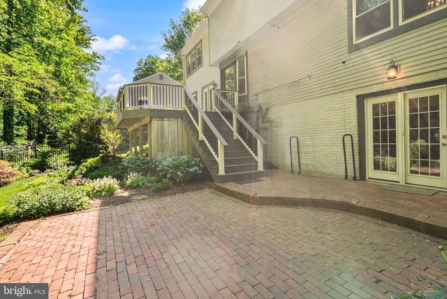 11582 SOUTHINGTON LN, Herndon, VA 20170