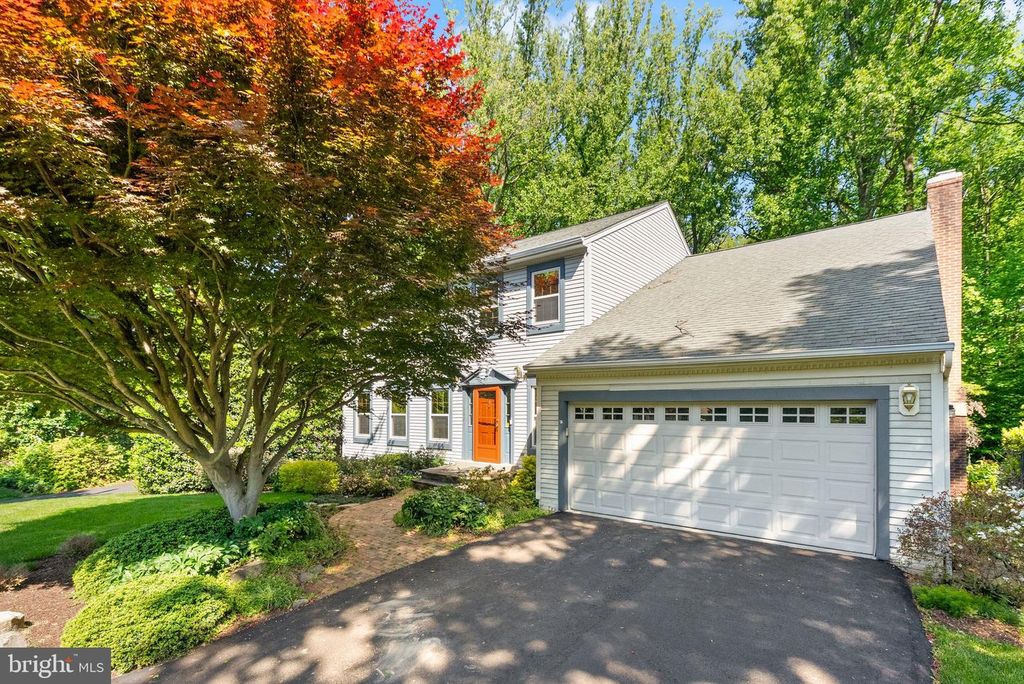 11582 SOUTHINGTON LN, Herndon, VA 20170