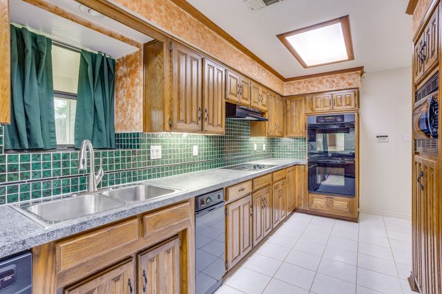 2317 Willow Oak Drive, Irving, TX 75060