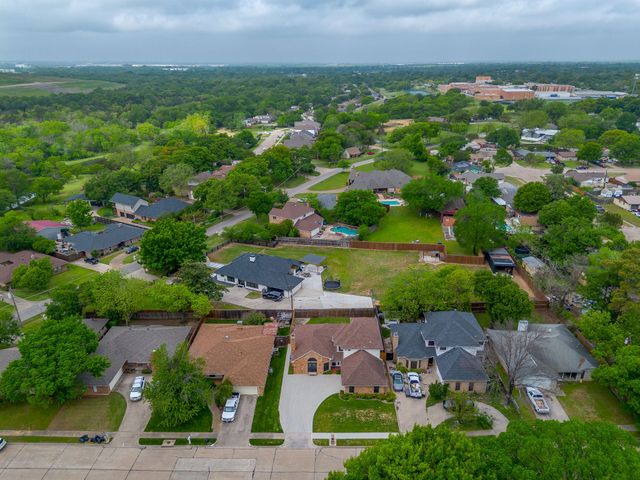 2317 Willow Oak Drive, Irving, TX 75060