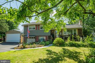 3 HAYCOCK DR, Kintnersville, PA 18930