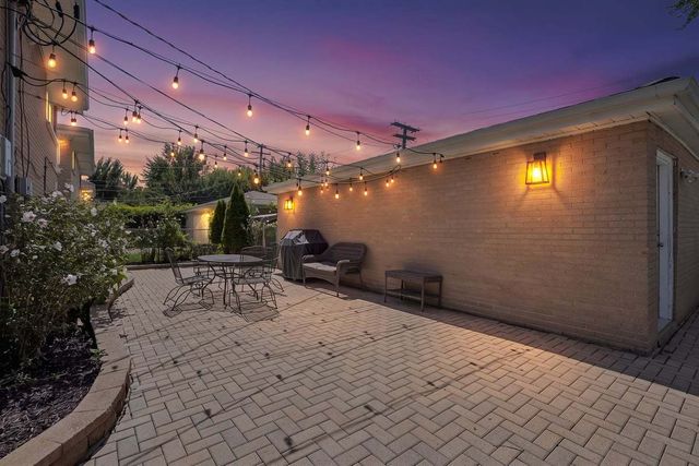 7624 Kilbourn Avenue, Skokie, IL 60076