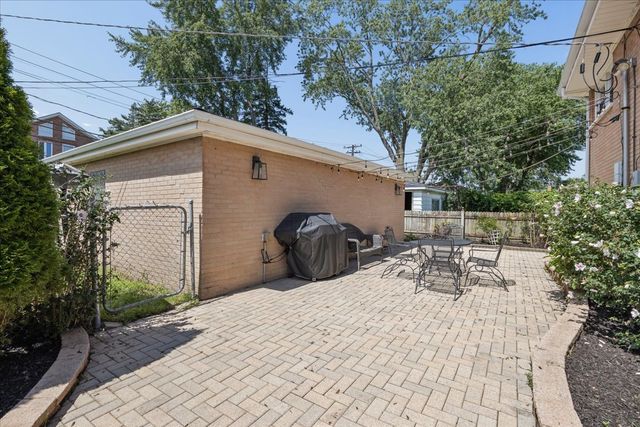 7624 Kilbourn Avenue, Skokie, IL 60076