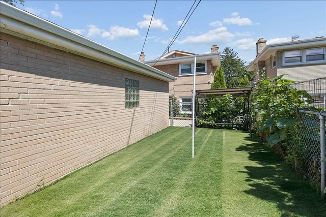 7624 Kilbourn Avenue, Skokie, IL 60076