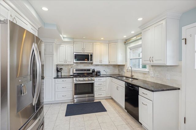 7624 Kilbourn Avenue, Skokie, IL 60076