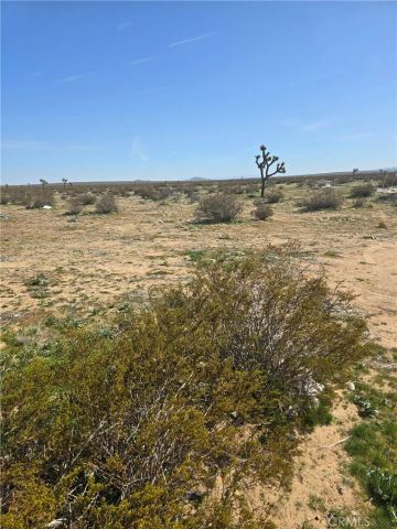 200 Avenue M-4, Lancaster, CA 93535