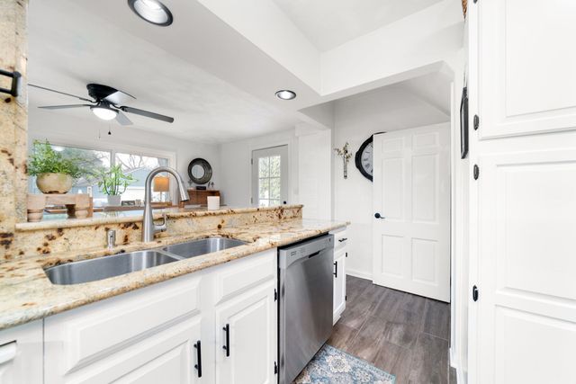 320 Vale Avenue, Rockford, IL 61107