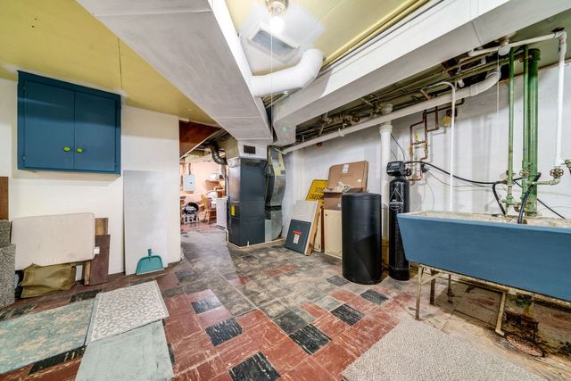 320 Vale Avenue, Rockford, IL 61107