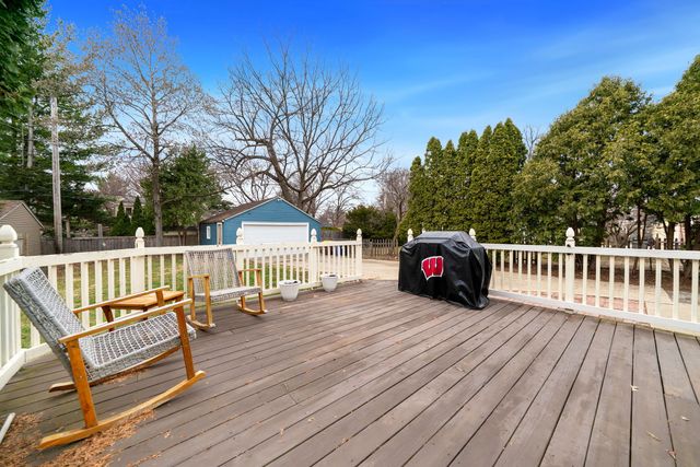 320 Vale Avenue, Rockford, IL 61107