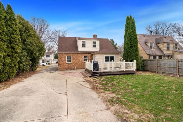 320 Vale Avenue, Rockford, IL 61107