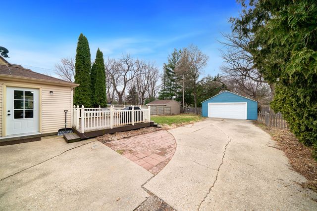 320 Vale Avenue, Rockford, IL 61107