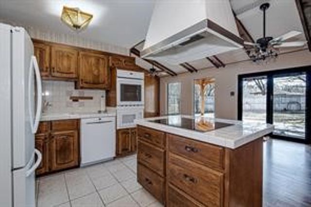 1008 Hazelwood Drive, Mansfield, TX 76063
