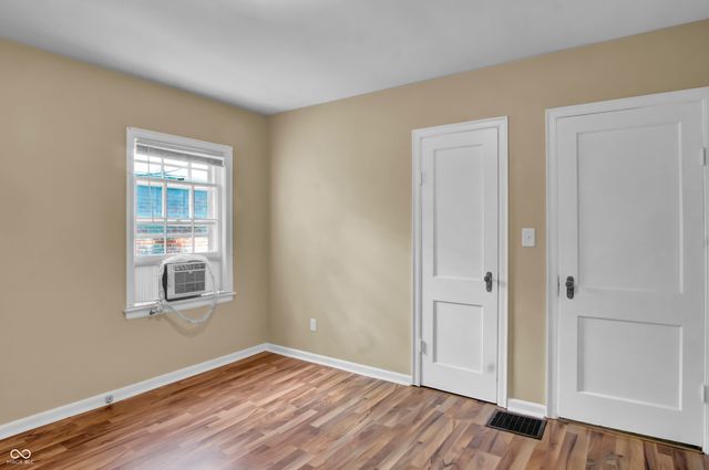 2433 17th Street, Columbus, IN 47201