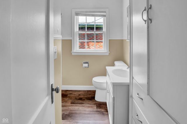 2433 17th Street, Columbus, IN 47201