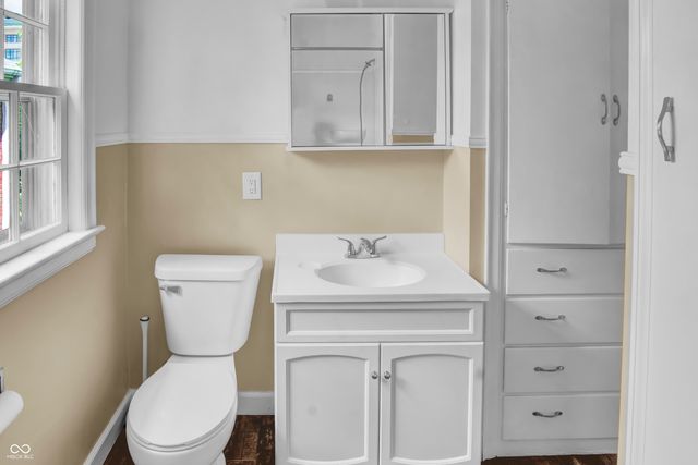 2433 17th Street, Columbus, IN 47201