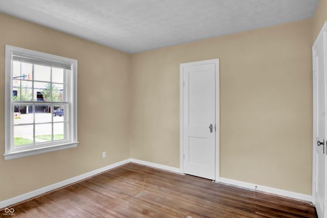 2433 17th Street, Columbus, IN 47201