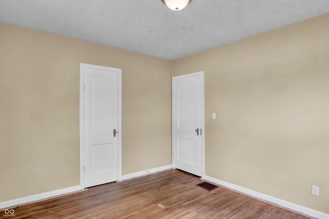 2433 17th Street, Columbus, IN 47201