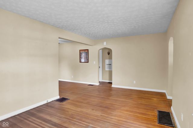 2433 17th Street, Columbus, IN 47201