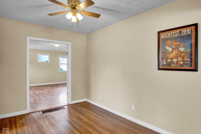 2433 17th Street, Columbus, IN 47201