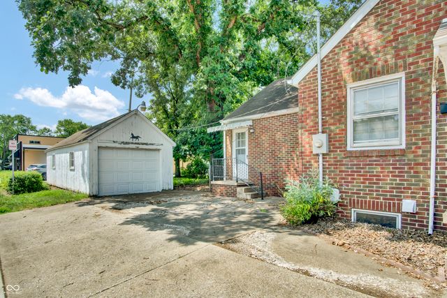 2433 17th Street, Columbus, IN 47201