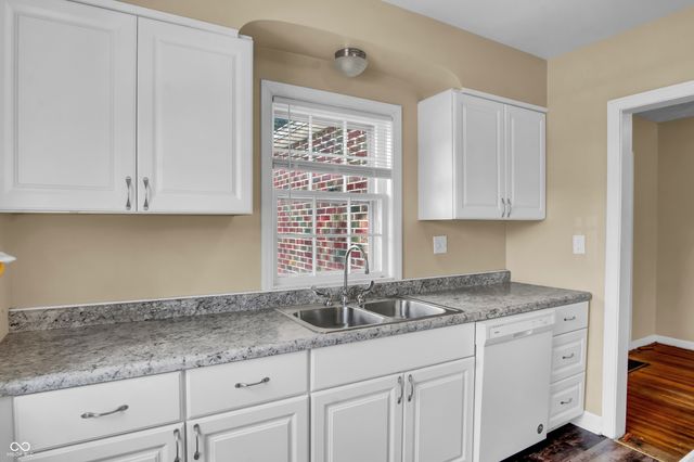 2433 17th Street, Columbus, IN 47201