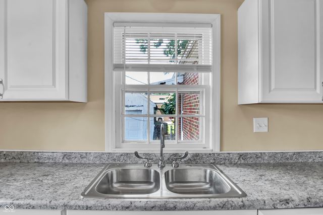 2433 17th Street, Columbus, IN 47201