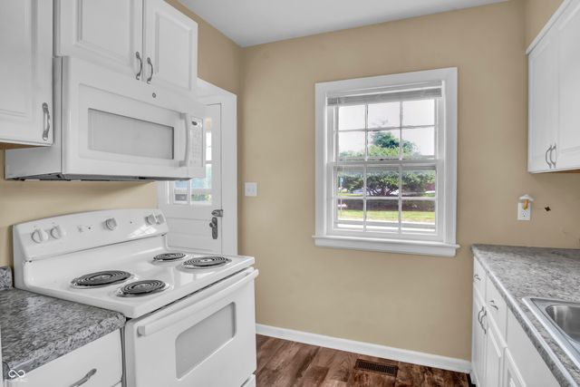 2433 17th Street, Columbus, IN 47201