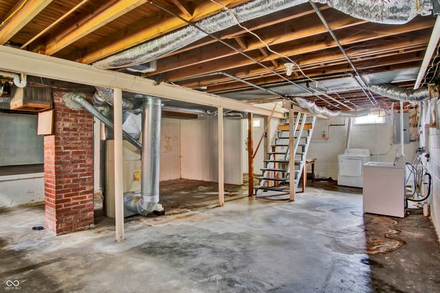 2433 17th Street, Columbus, IN 47201