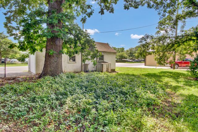 2433 17th Street, Columbus, IN 47201