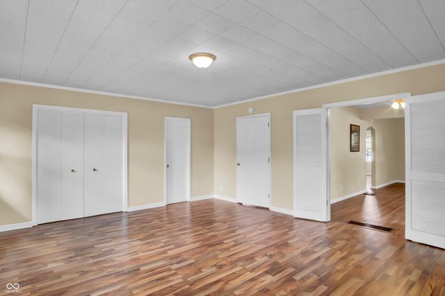 2433 17th Street, Columbus, IN 47201