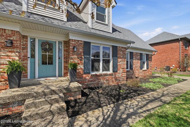 8105 Regency Woods Way, Louisville, KY 40220