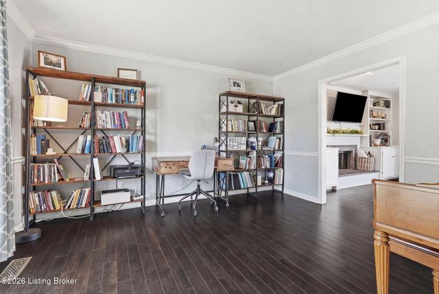 8105 Regency Woods Way, Louisville, KY 40220