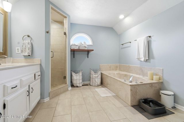 8105 Regency Woods Way, Louisville, KY 40220