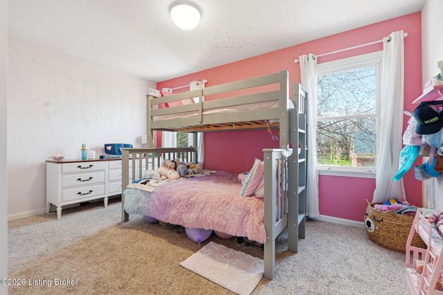 8105 Regency Woods Way, Louisville, KY 40220