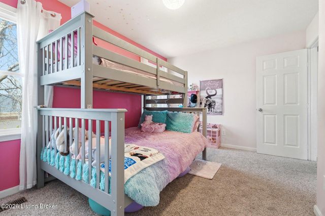 8105 Regency Woods Way, Louisville, KY 40220