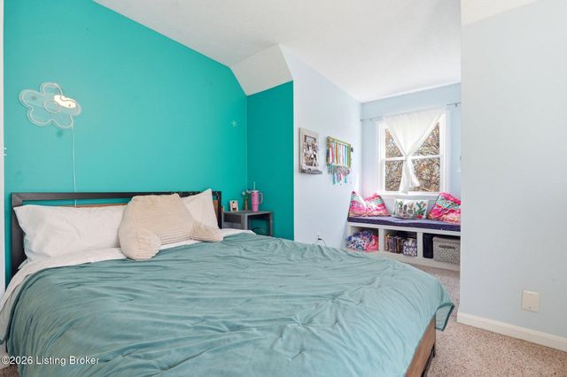 8105 Regency Woods Way, Louisville, KY 40220